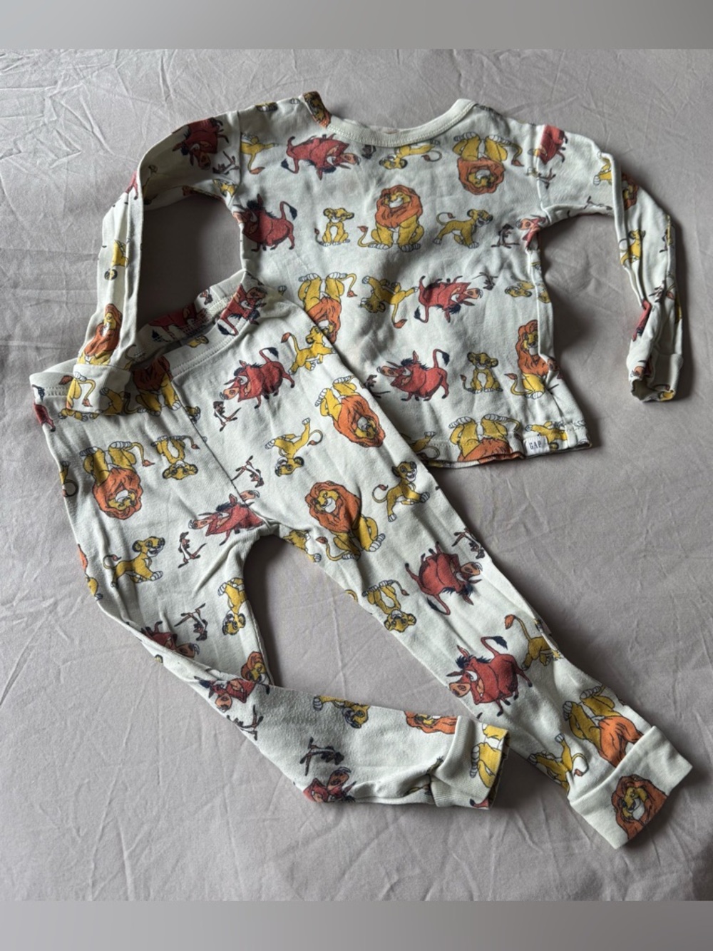 Baby Gap Pajama Set - Lion King - 2T - Picture 2 of 8